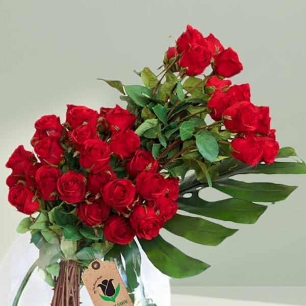 Buy Red Rose Mothers Day Gift – 30 Red Roses in a Vase