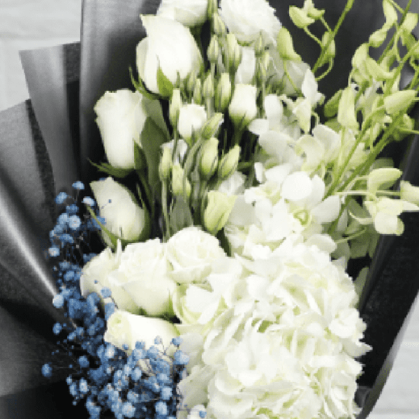 Bouquet of mix flowers | Blacktulipflowers.in