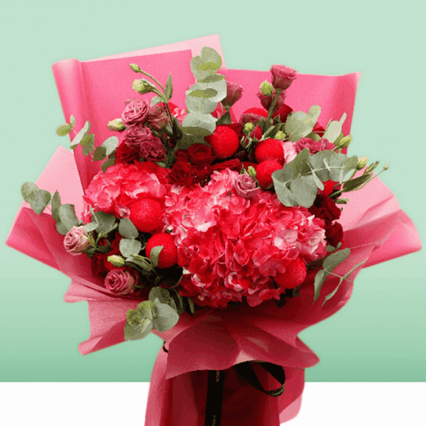 Bouquet of 100% Love | Blacktulipflowers.in