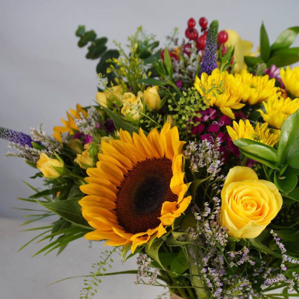 Golden Glow - Send/Buy Sunflower in Bouquet of Rose - BTF.in