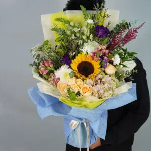 A Classic Combination Bouquet: Order Birthday Flowers Online