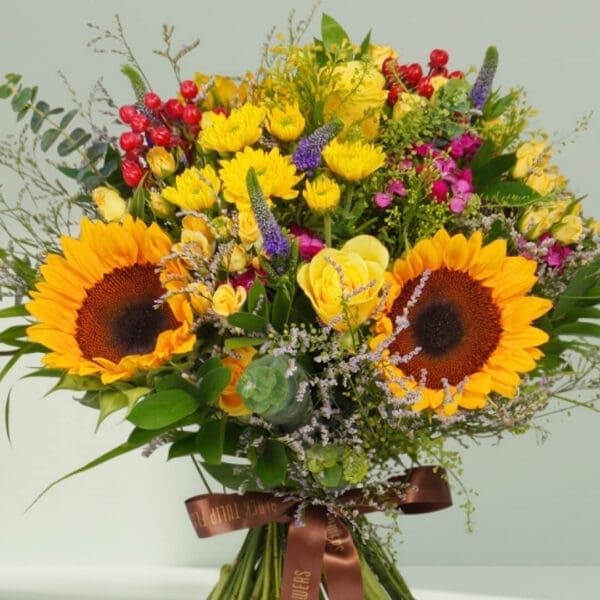 Golden Glow - Send/Buy Sunflower in Bouquet of Rose - BTF.in