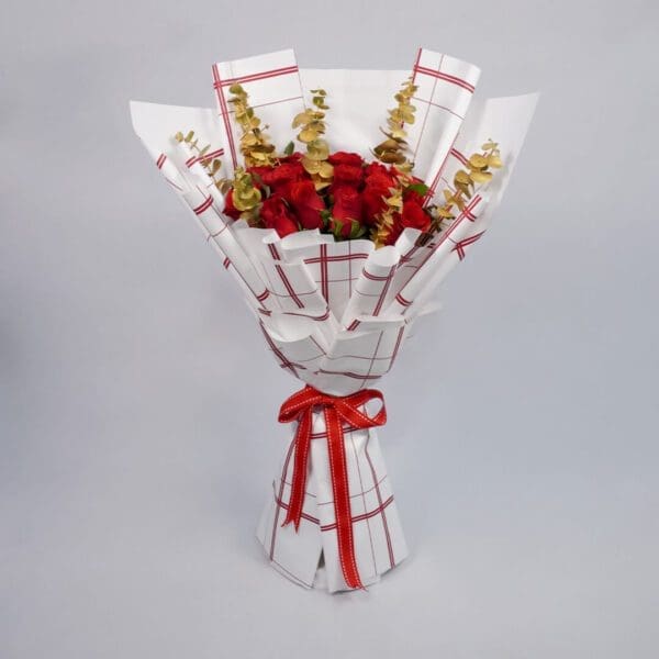 Buy Christmas Rose Delivery: Send the Spirit of Christmas | BTF.in