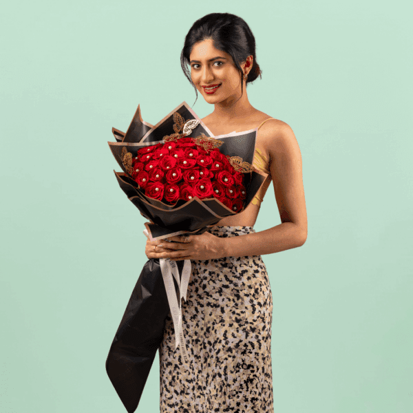 Valentine Day Roses Delivery - Black Tulip Flowers | The Best Roses for Your Loved Ones