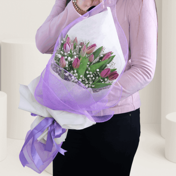 10-stem bouquet of vibrant pink tulips