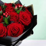 20-red-roses-hypericum-korean-wrapped-bouquet (4)
