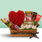 valentine_red_roses_chocolate_box (1)